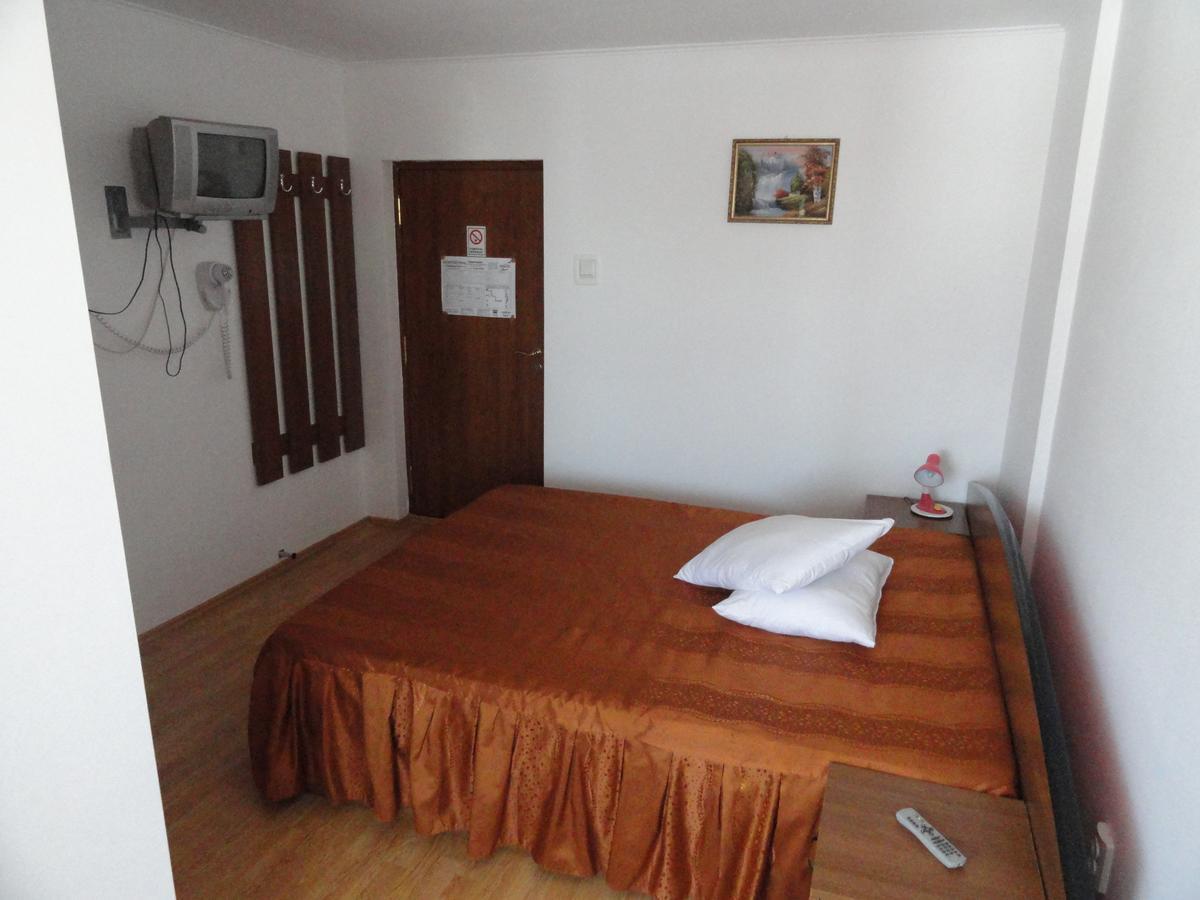 Pensiune Restaurant Avangarde Piteşti Extérieur photo