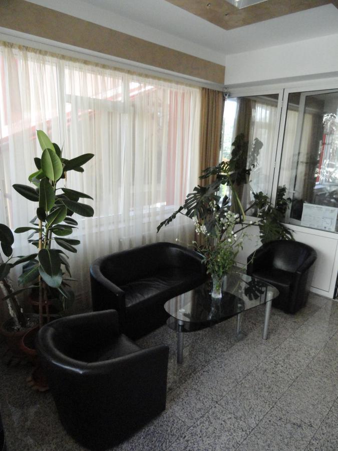 Pensiune Restaurant Avangarde Piteşti Extérieur photo