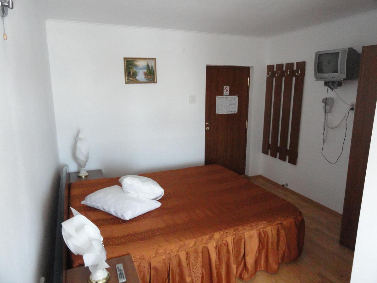 Pensiune Restaurant Avangarde Piteşti Extérieur photo