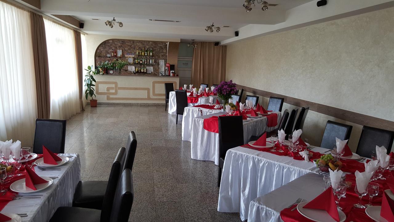 Pensiune Restaurant Avangarde Piteşti Extérieur photo